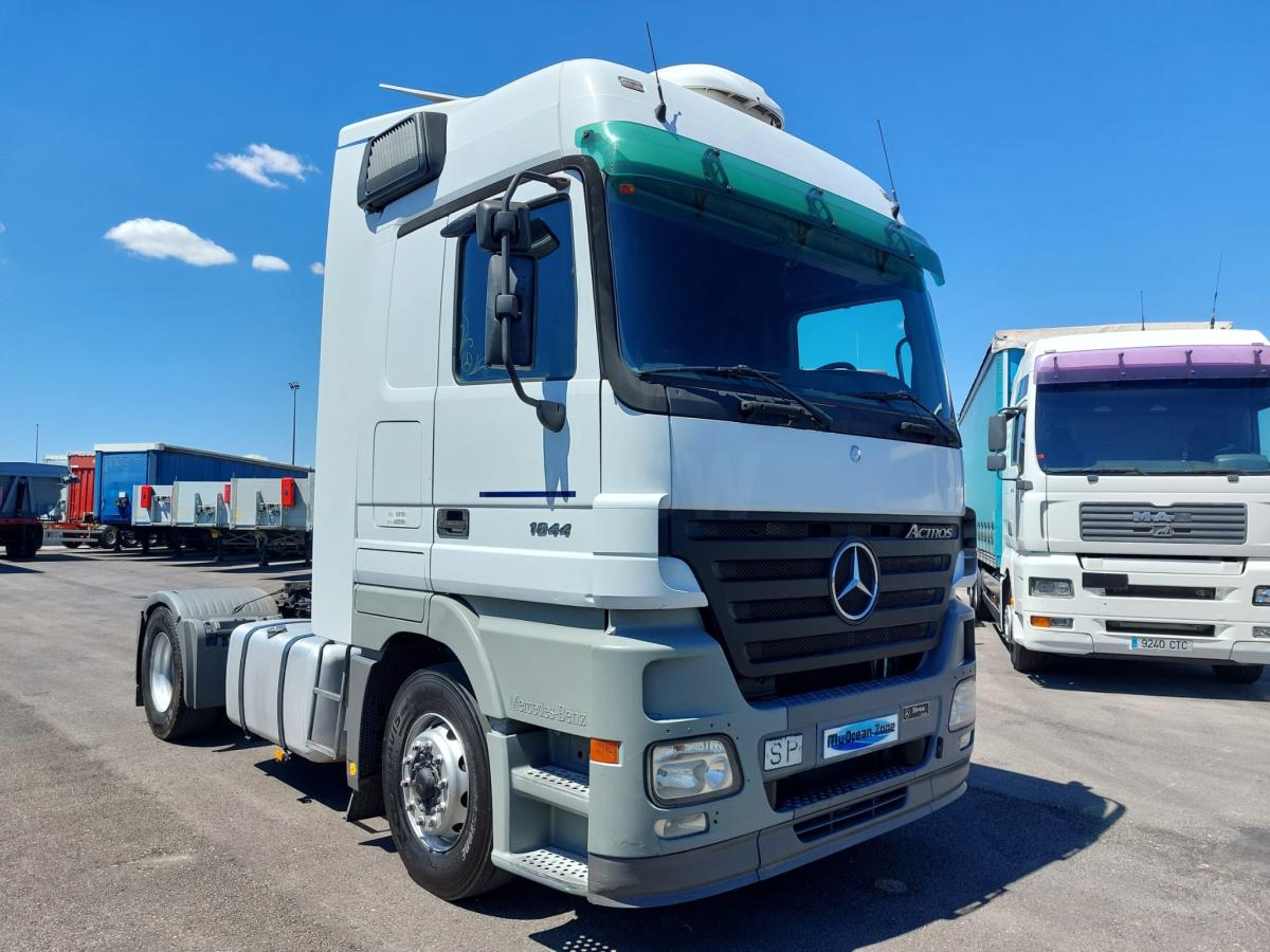 Ciągnik siodłowy Mercedes Actros 1844 LS