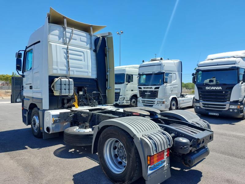 Cabeza tractora Mercedes Actros 1844 LS