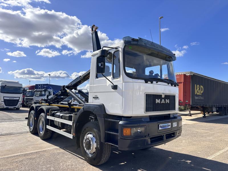 Camion MAN 33.343