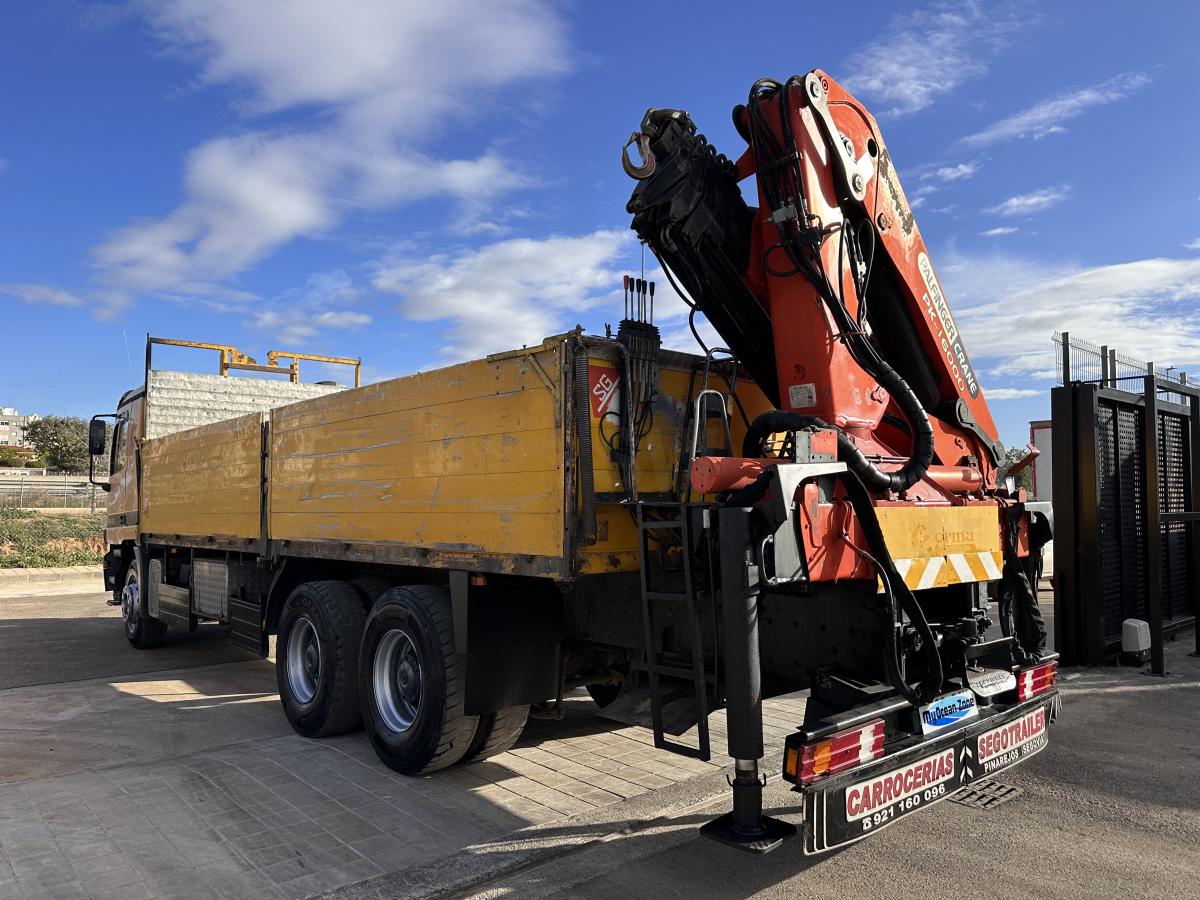 Camião Mercedes Actros