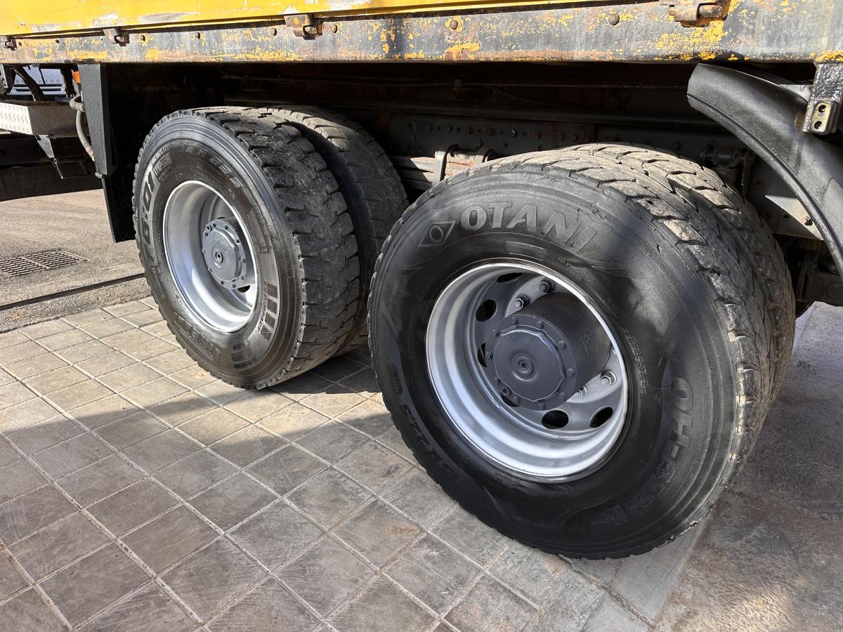 LKW Mercedes Actros