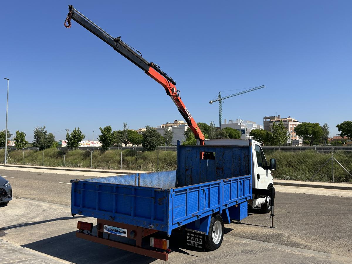 samochód dostawczy Iveco Daily 35C13