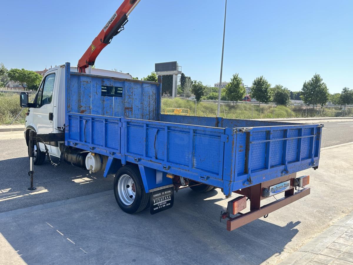 samochód dostawczy Iveco Daily 35C13