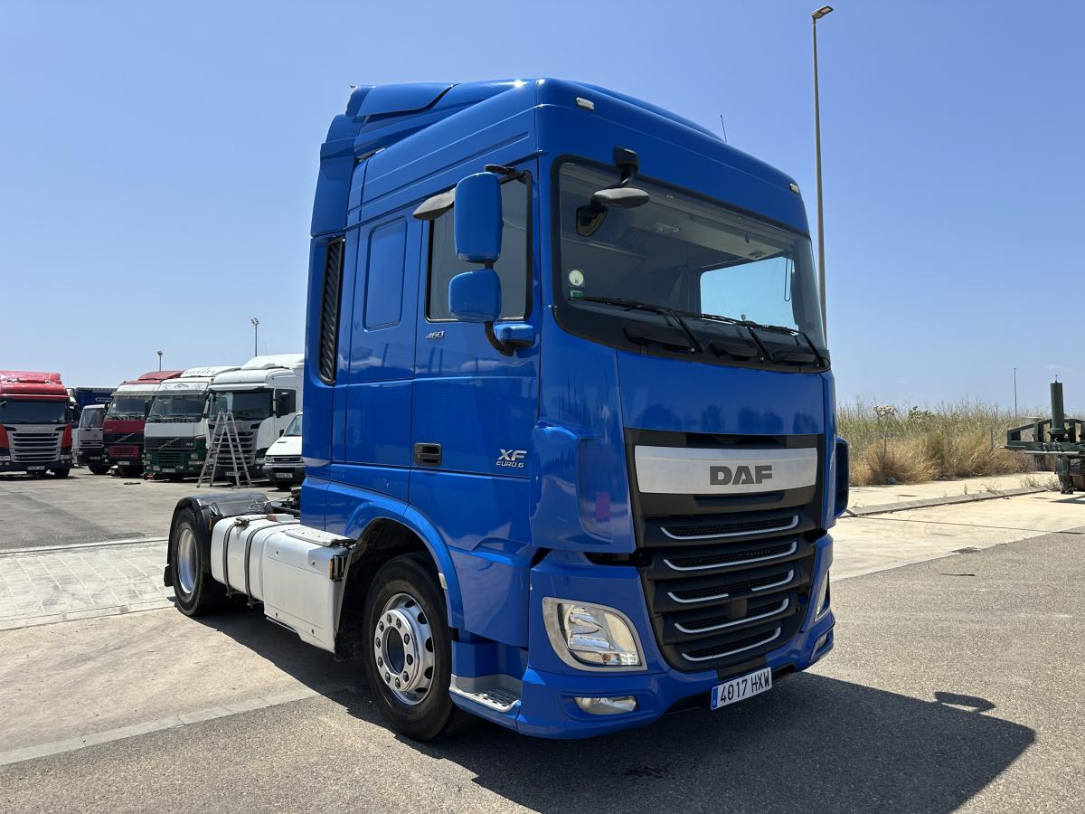 Tractor DAF XF460