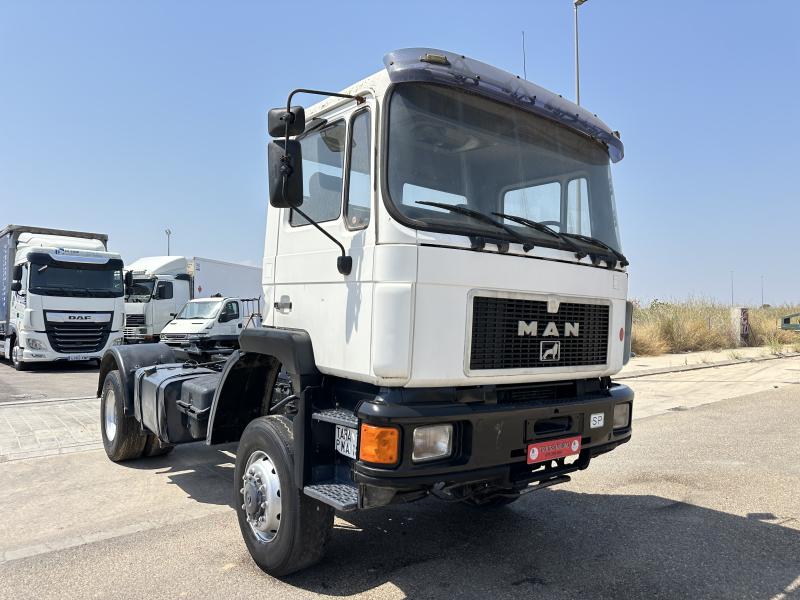 Tracteur MAN 19.414