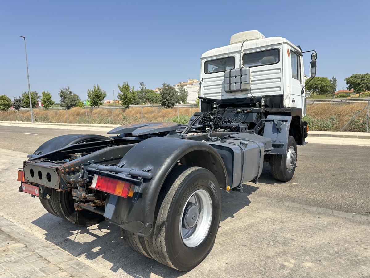 Tracteur MAN 19.414