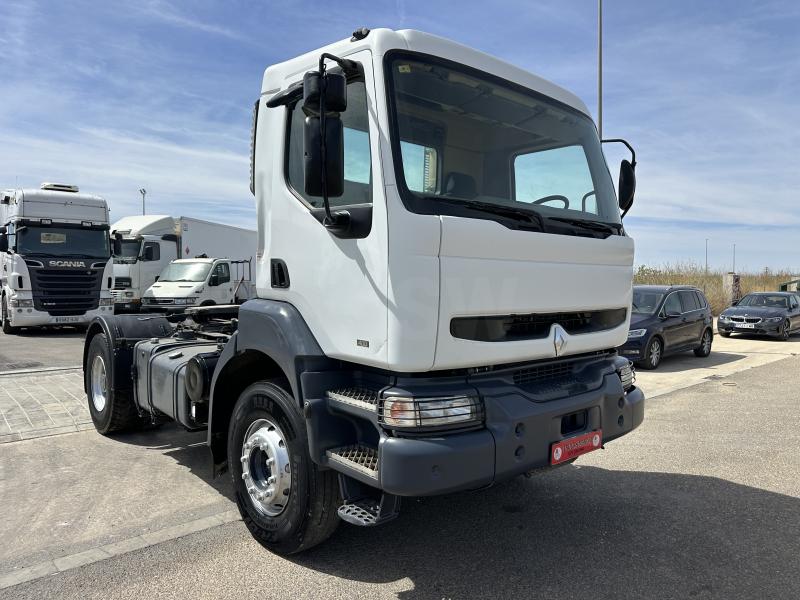 Tracteur Renault Kerax 400