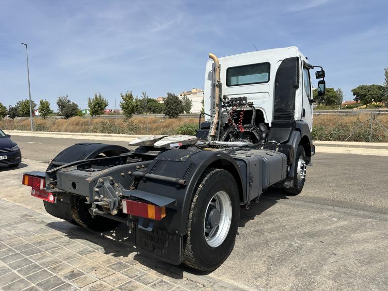 Tracteur Renault Kerax 400