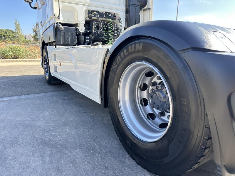 Tracteur DAF XF 530