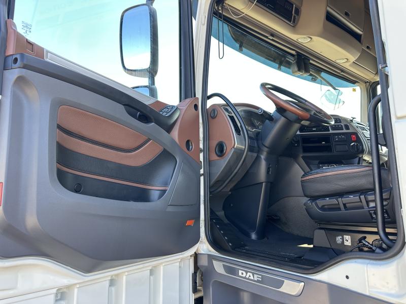 Tracteur DAF XF 530