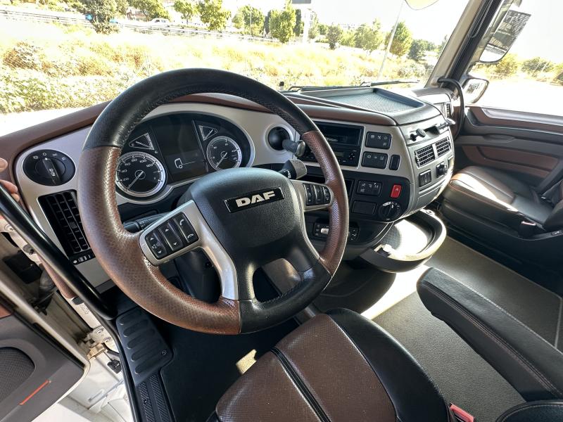 Tracteur DAF XF 530