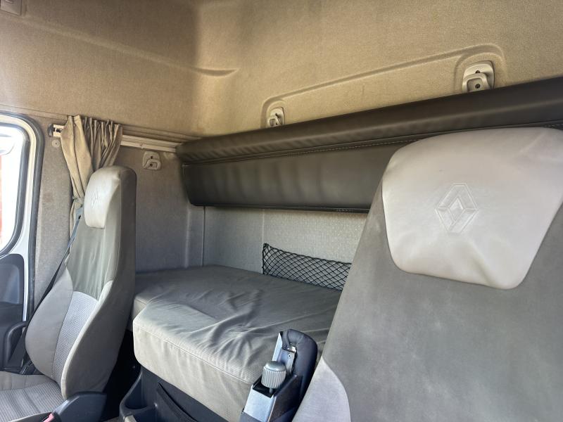 Trekker Renault Premium 460 DXI