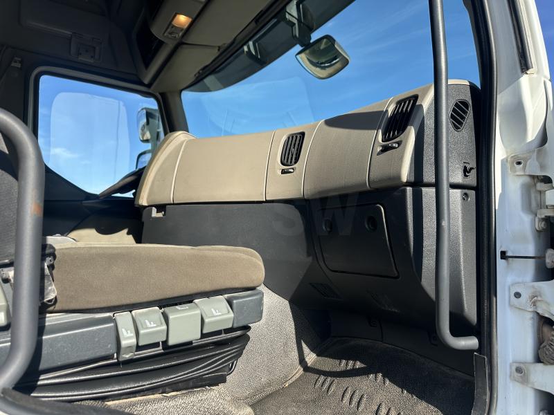 Trekker Renault Premium 460 DXI