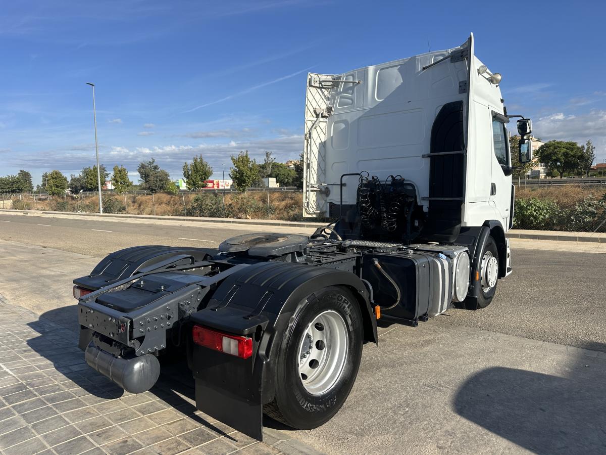Trekker Renault Premium 460 DXI