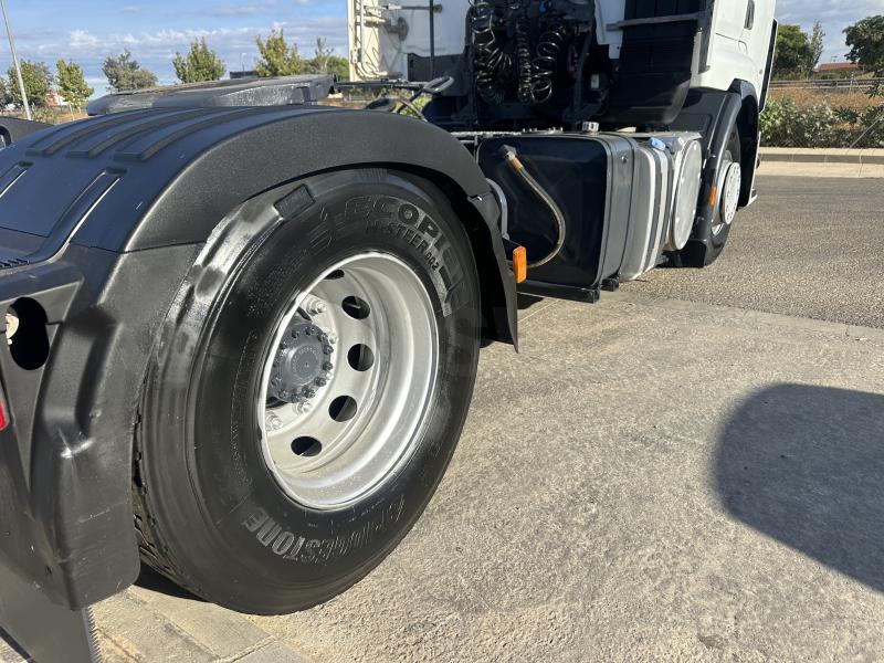 Trekker Renault Premium 460 DXI