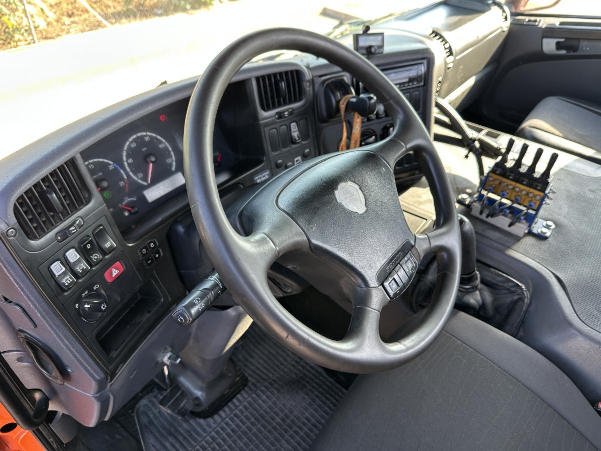 vrachtwagen Scania P 380 CB