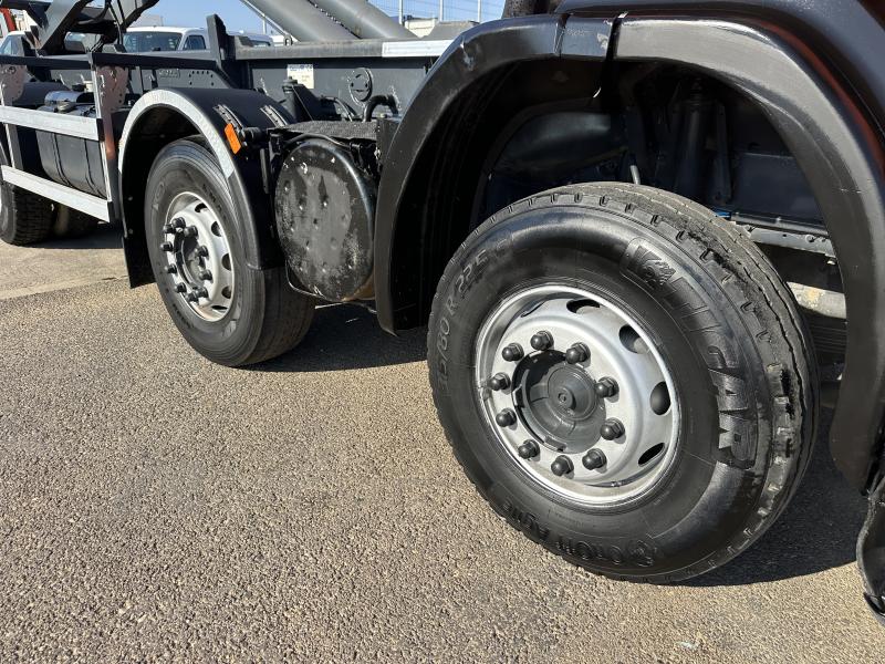 vrachtwagen Scania P 380 CB