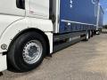 vrachtwagen met aanhanger MAN TGX