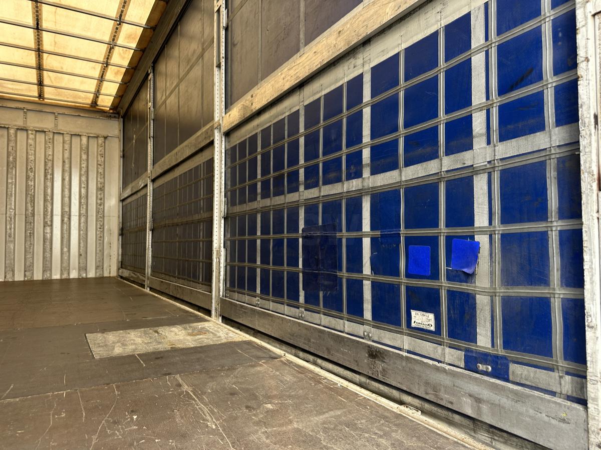 vrachtwagen met aanhanger MAN TGX