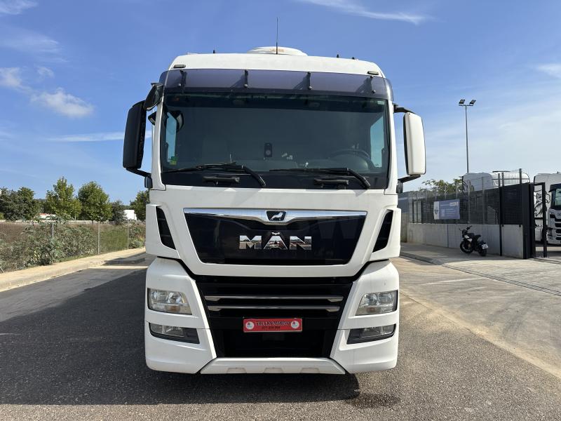 vrachtwagen met aanhanger MAN TGX