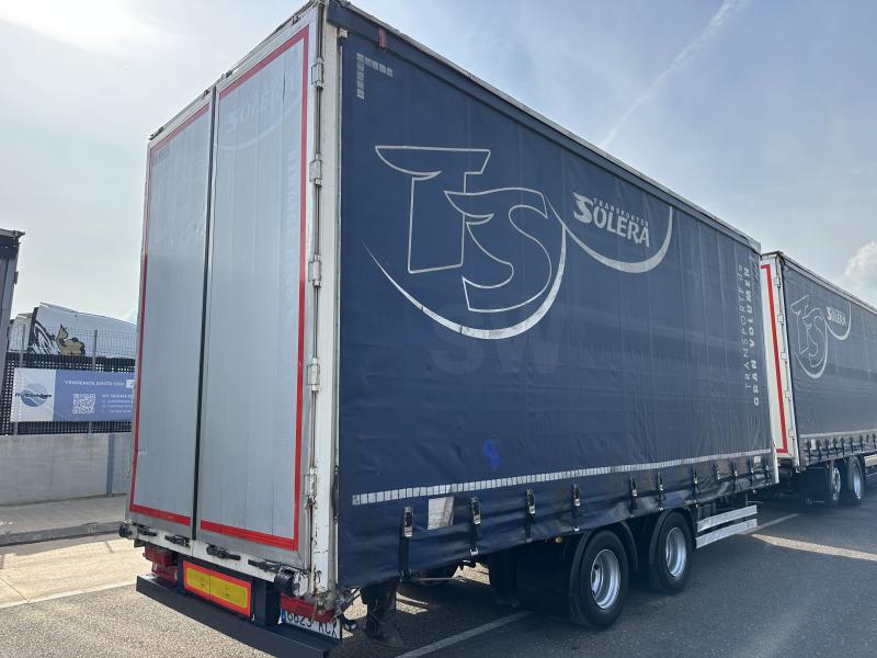 vrachtwagen met aanhanger MAN TGX