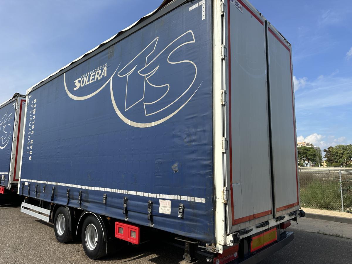 vrachtwagen met aanhanger MAN TGX