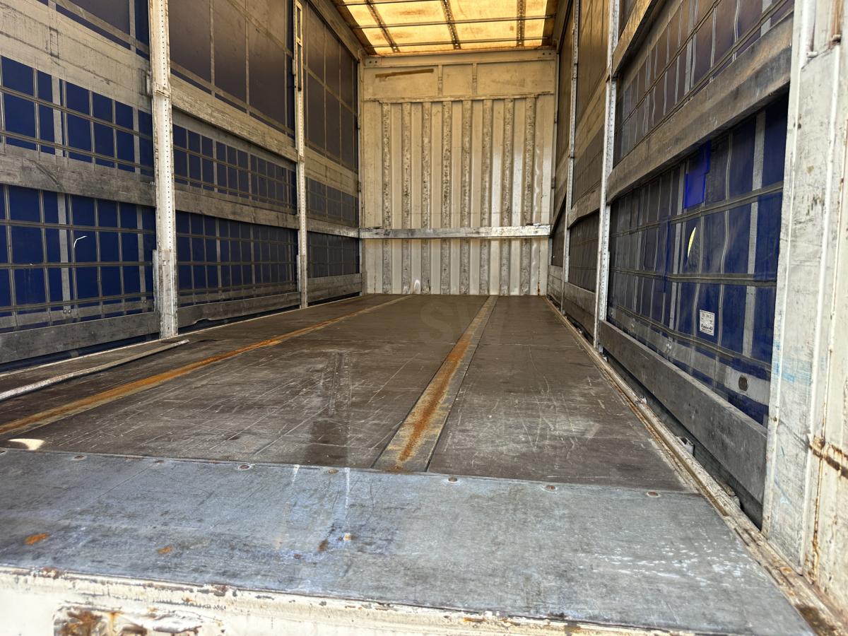 vrachtwagen met aanhanger MAN TGX