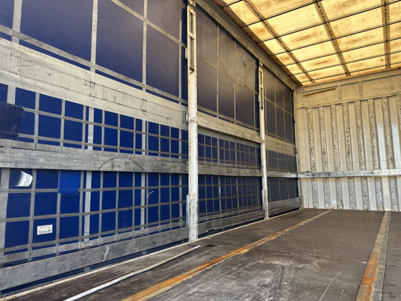 vrachtwagen met aanhanger MAN TGX