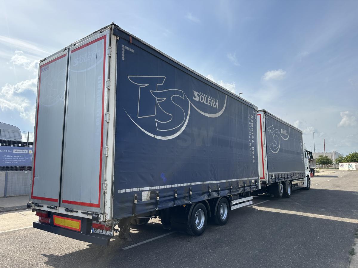 vrachtwagen met aanhanger MAN TGX