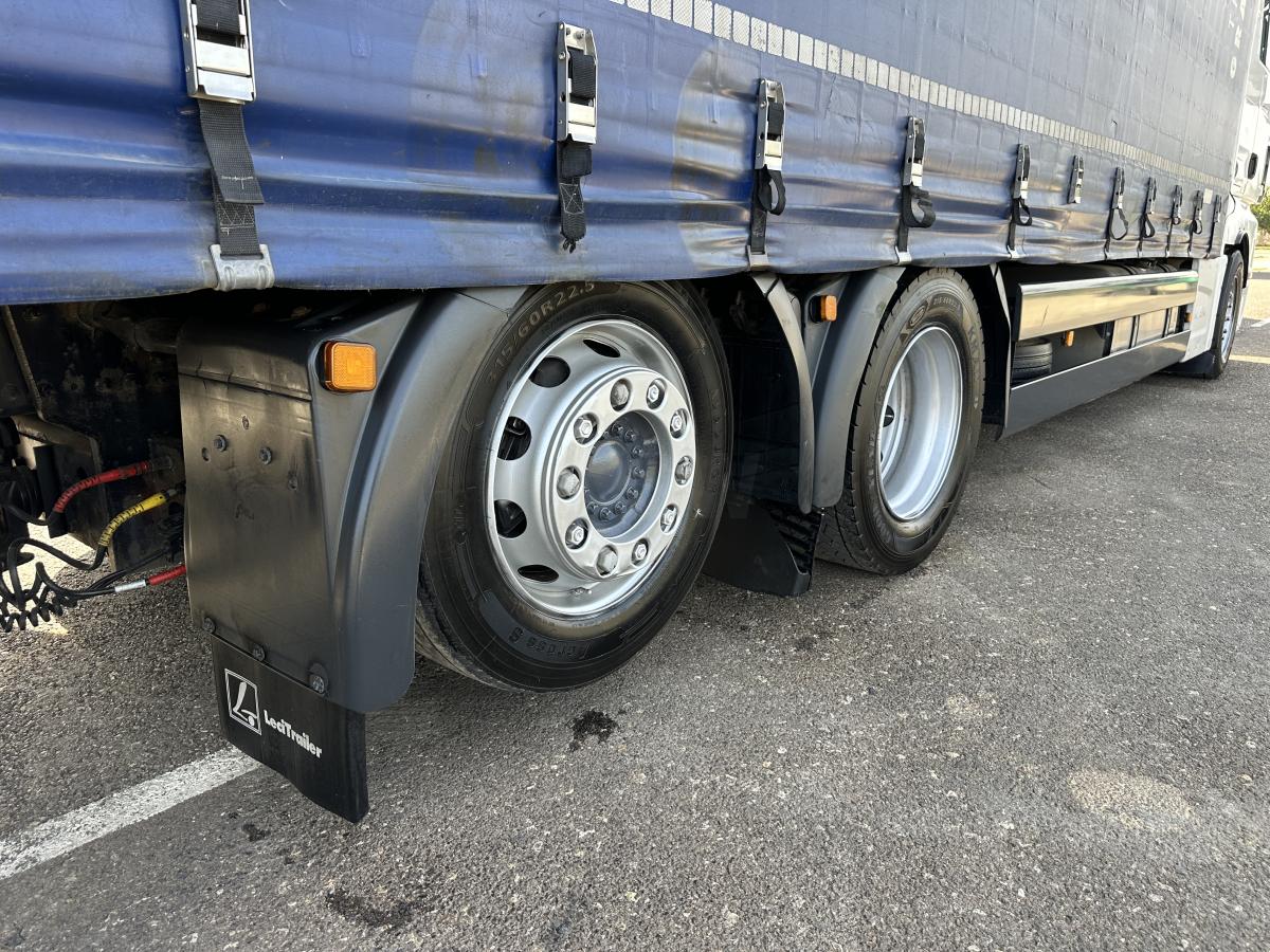 vrachtwagen met aanhanger MAN TGX