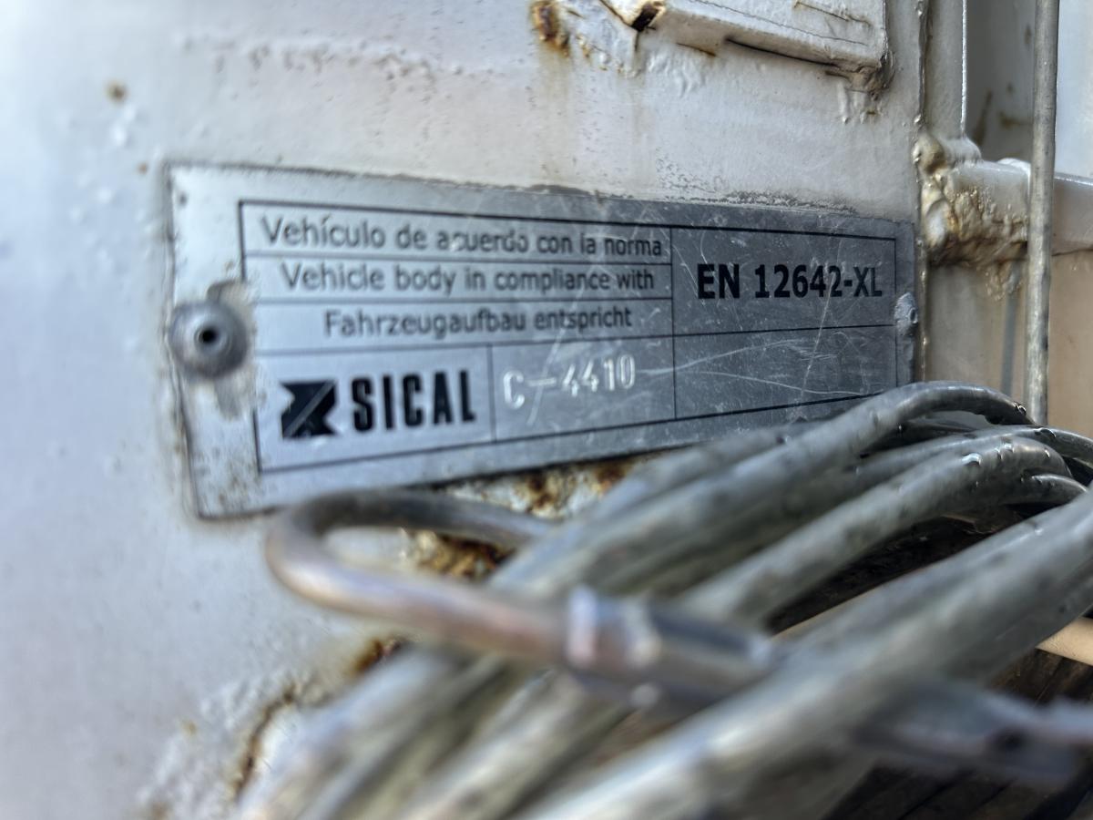 Trailer truck Volvo FH13