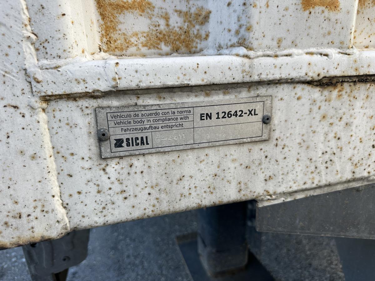 Trailer truck Volvo FH13