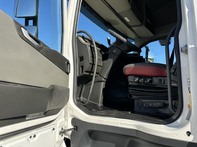 Trailer truck Volvo FH13