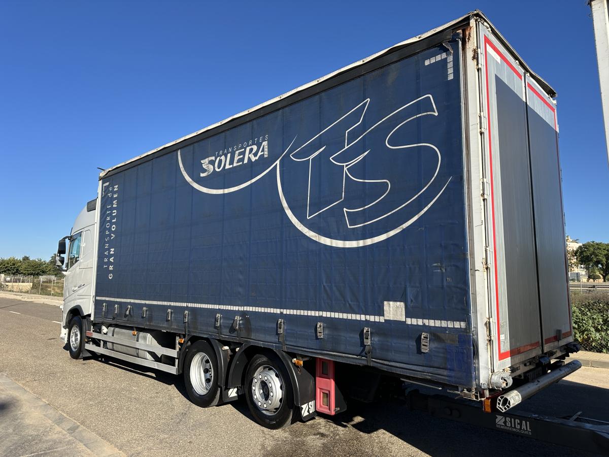 Trailer truck Volvo FH13