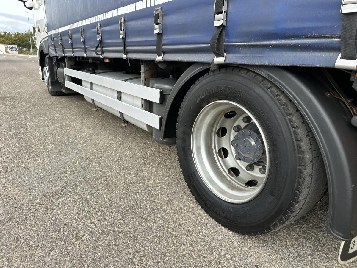 Camion remorque DAF XF 480