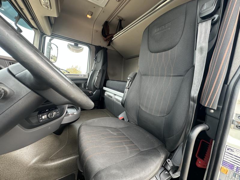 Camion remorque DAF XF 480