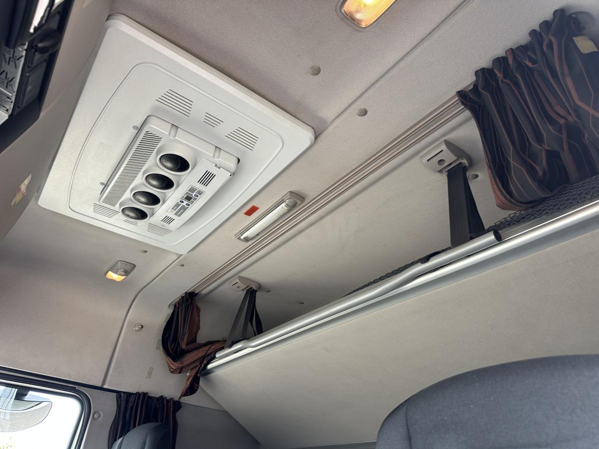 Camion remorque DAF XF 480