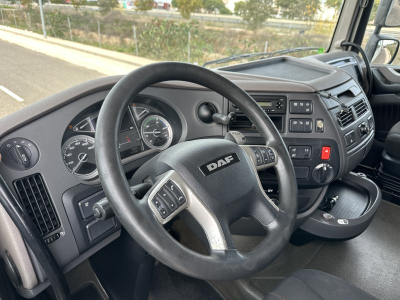 Camion remorque DAF XF 480