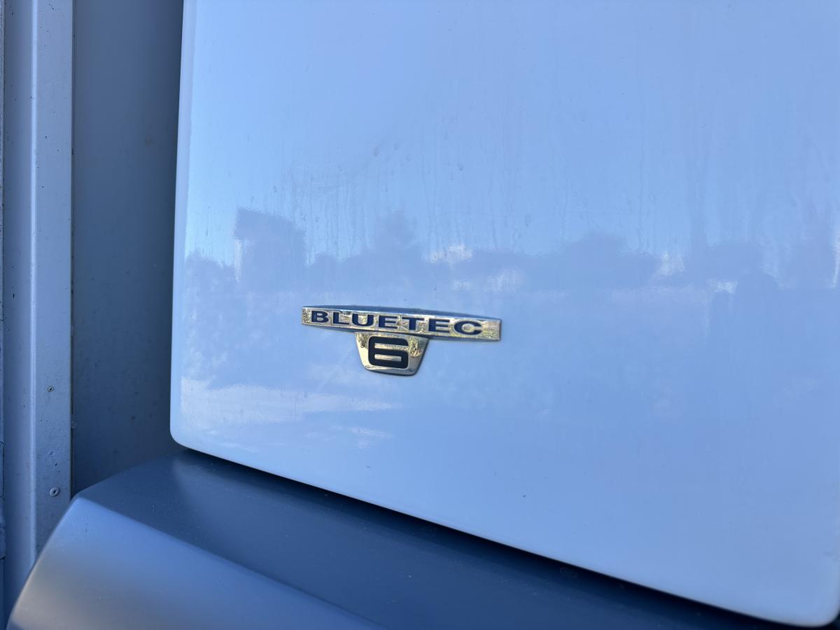 Camión Mercedes Antos 2535