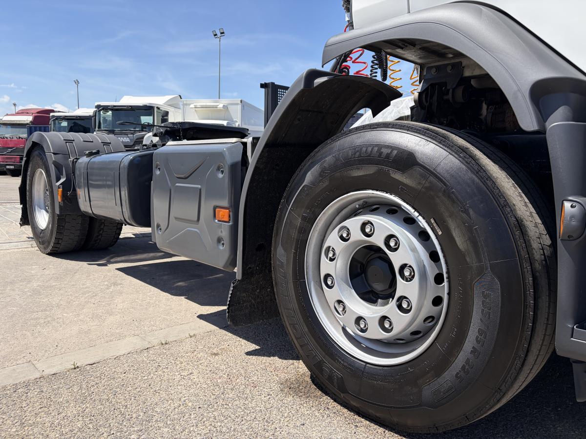 Tracteur Renault C-Series