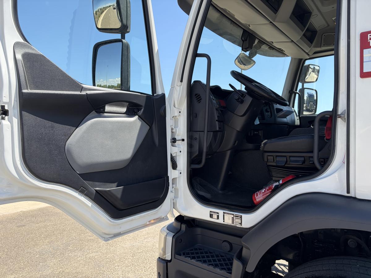 Tracteur Renault C-Series