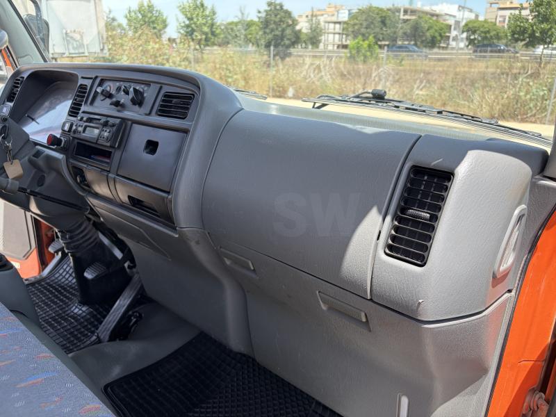 Ciężarówka Mitsubishi Canter 35.13