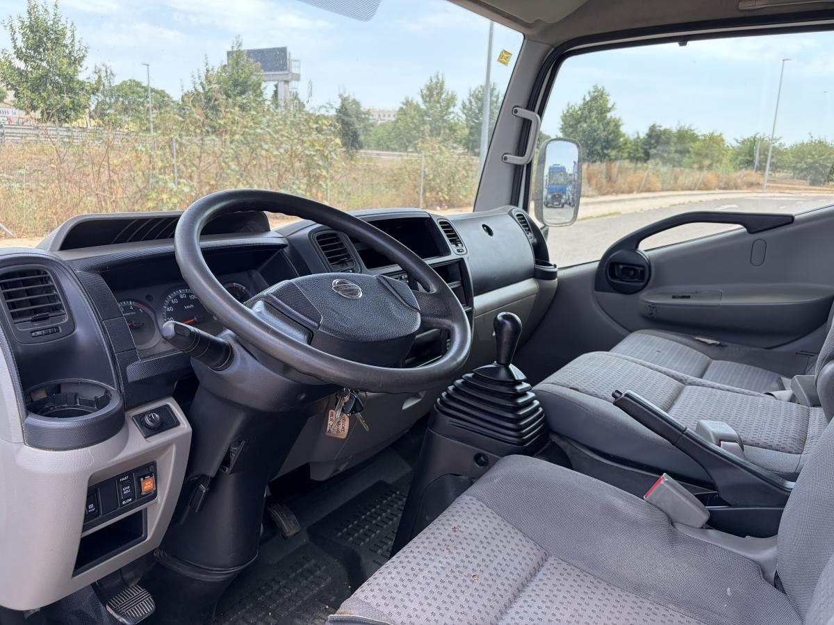 samochód dostawczy Nissan Cabstar 35.13