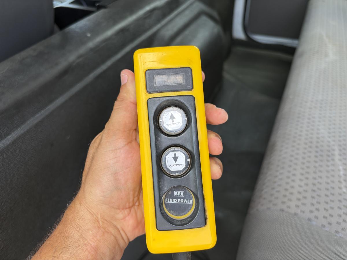 samochód dostawczy Nissan Cabstar 35.13