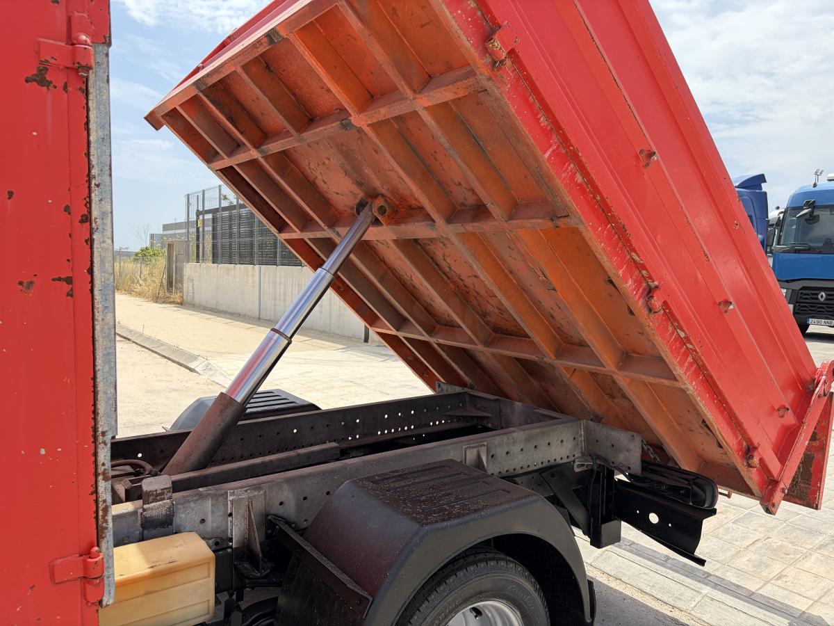 samochód dostawczy Nissan Cabstar 35.13