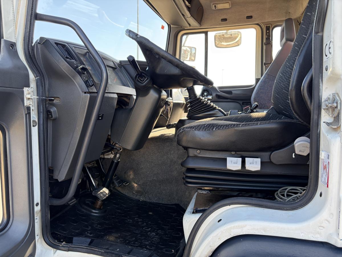 Camião Volvo FL 220