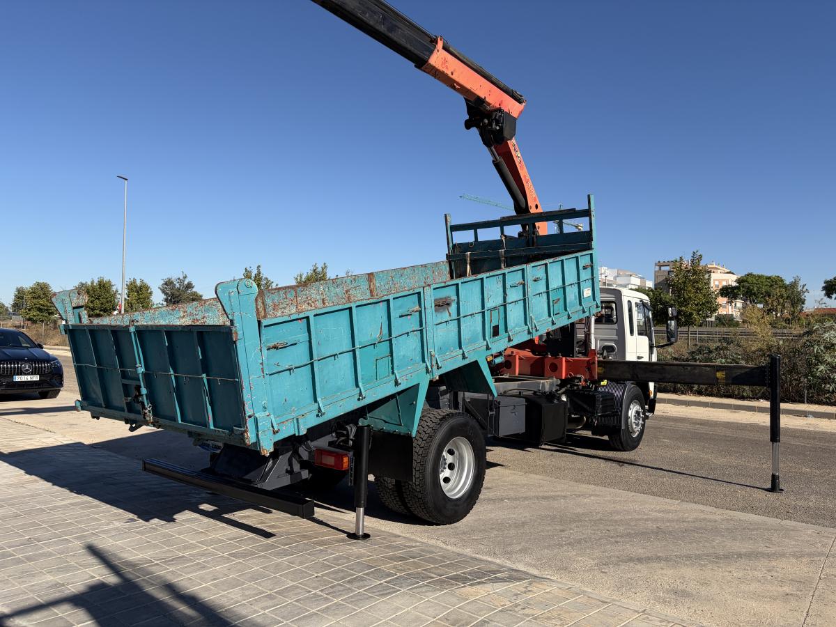 Camião Volvo FL 220