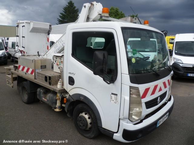 Photo Renault Maxity 110.35 image 2/6