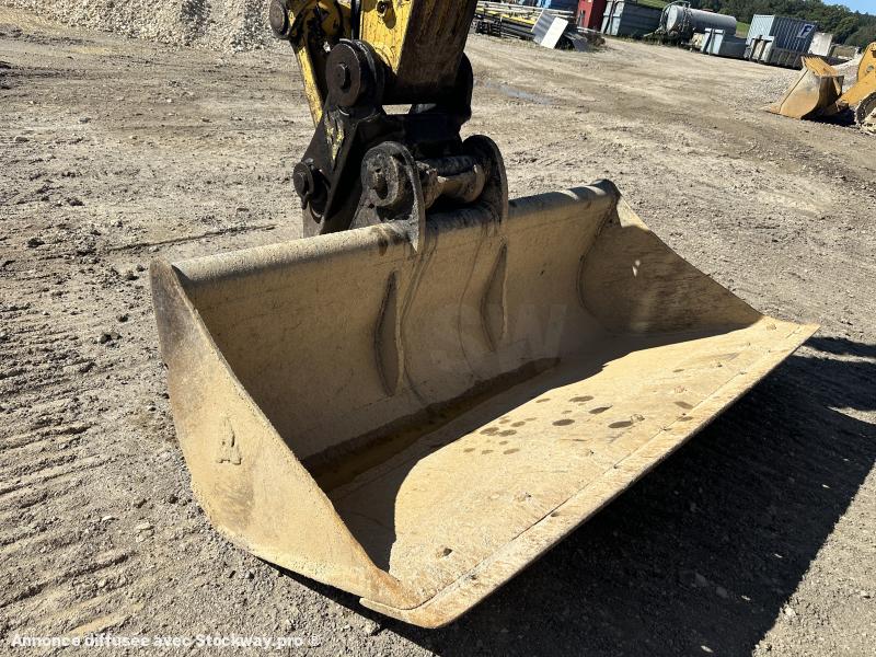 Photo Komatsu HB215LC-2  image 9/10