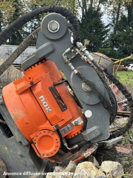 Photo Komatsu PC228USLC-11E0  image 8/10